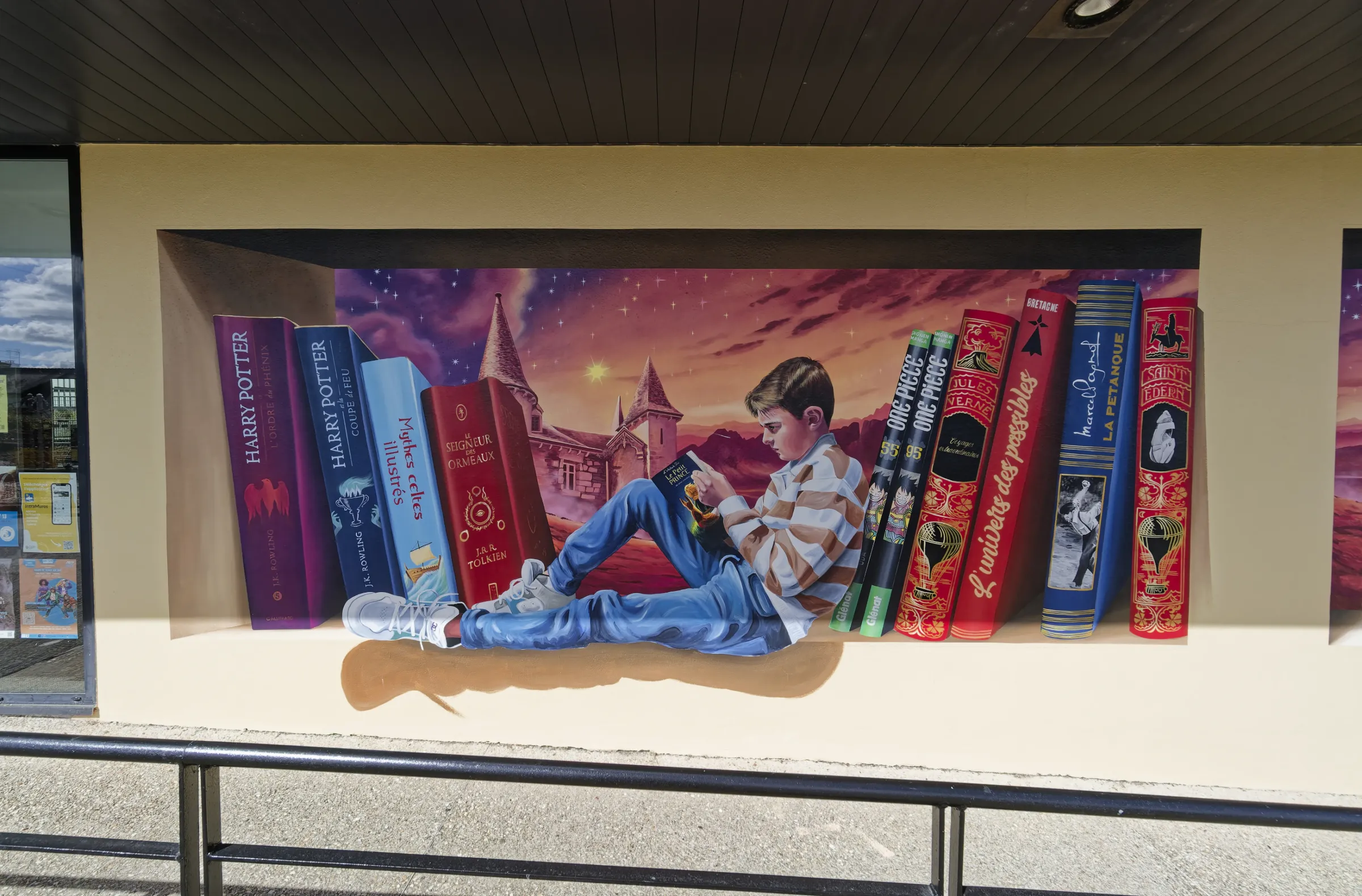 Détail de la fresque du Petit Prince, façade de la médiathèque d'Edern
